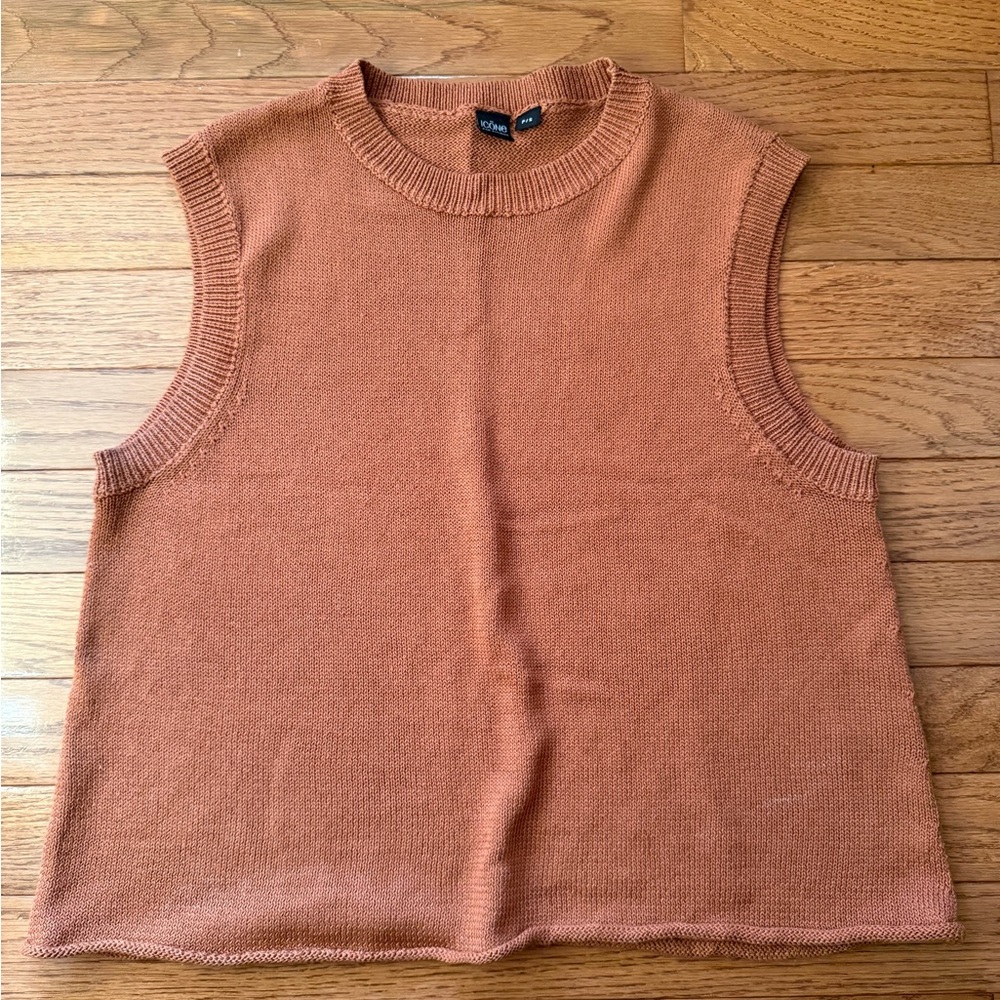 Icone Par Simons Sleeveless Knit Top